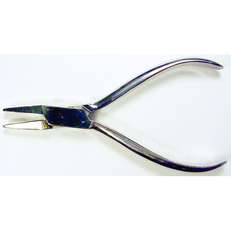 Flat nose wire twisting plier 104